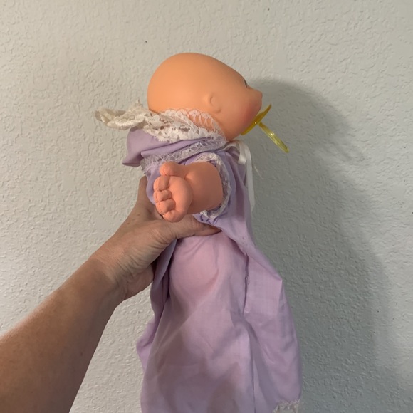 Cabbage Patch doll Preemie brown eyes purple gown 1982 - Picture 5 of 11
